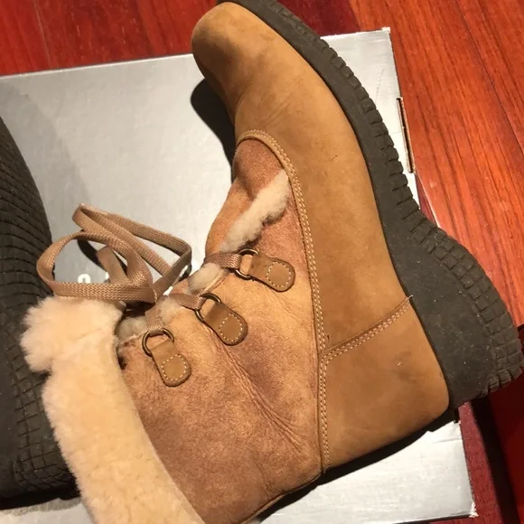 La Canadienne  🎉host pick🎉Laila shearling boots - Picture 7 of 13